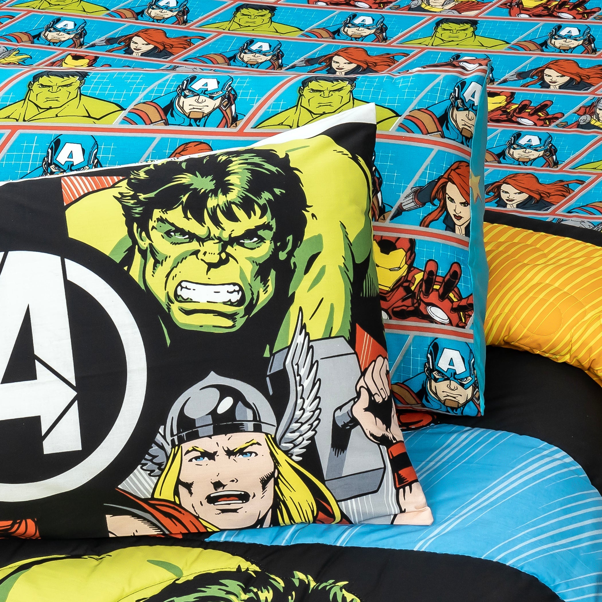 4-Piece Kids Cartoon Character Printed Bedspread Set - The Avangers