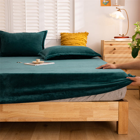 MILKY VELVET FITTED BEDSHEET - EMERALD GREEN