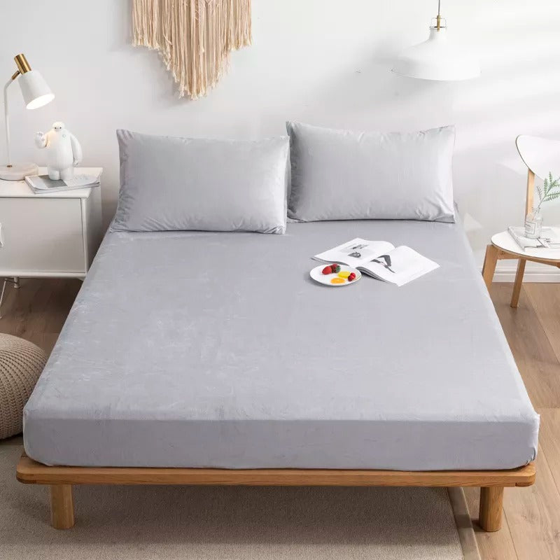 MILKY VELVET FITTED BEDSHEET - LIGHT GREY