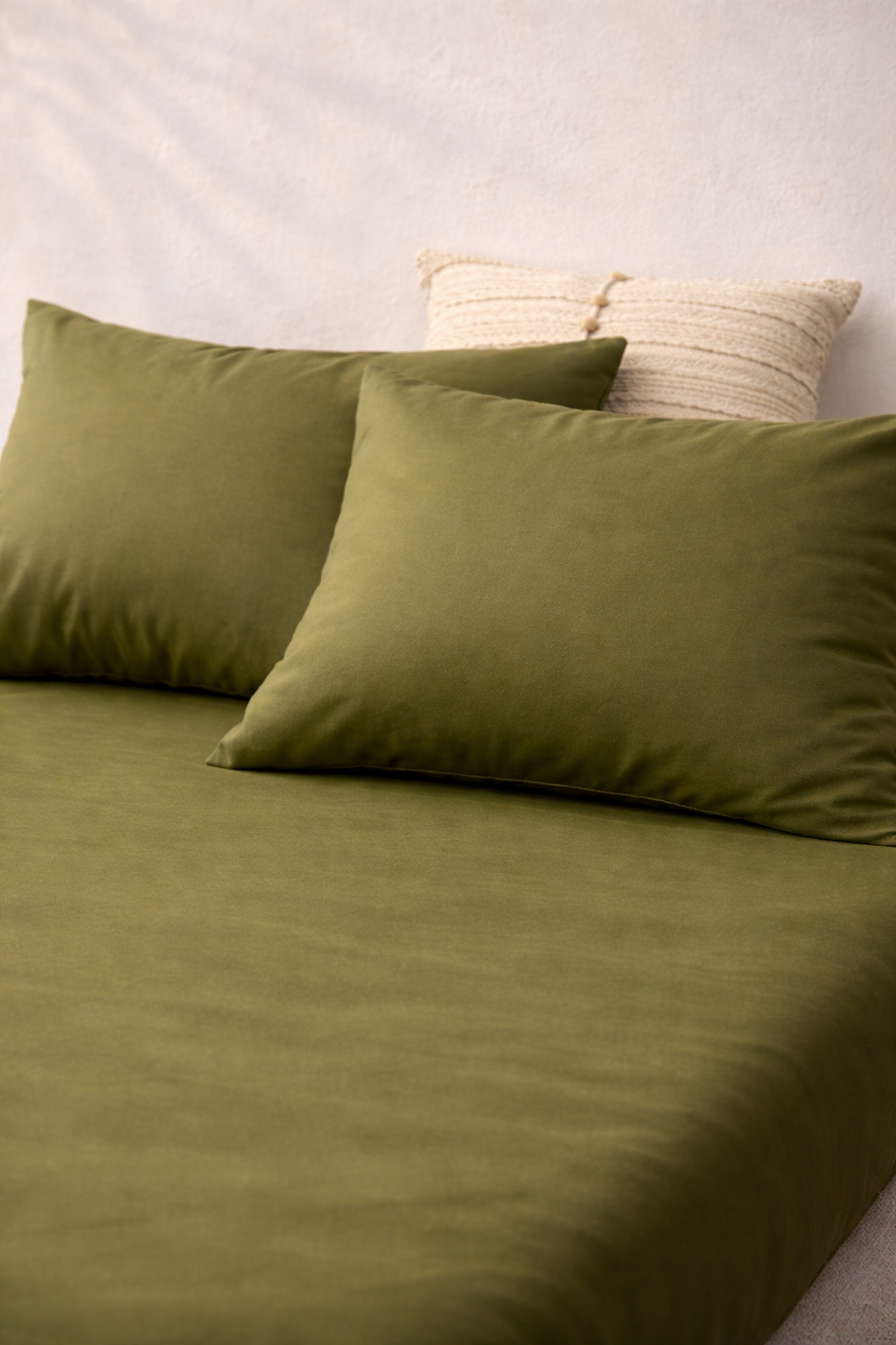 Cotton Fitted Bed Sheet With Pillows - Olive Green